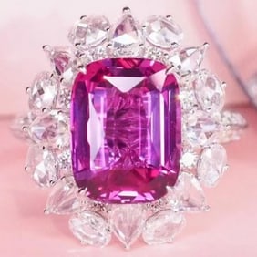 4.8ct Natural Sapphire 18Kt Gold Ring