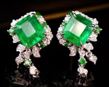 4.6ct Natural Emerald 18Kt Gold Earrings