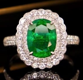 2.9ct Natural Emerald 18Kt Gold Ring