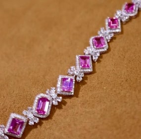 9.25cts Natural Sapphire 18Kt Gold Bracelet