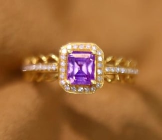 0.6ct Natural Sapphire 18Kt Gold Ring