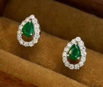 Natural Emerald 18Kt Gold Earrings