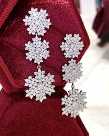 2.68cts Natural Diamond 18Kt Gold Earrings