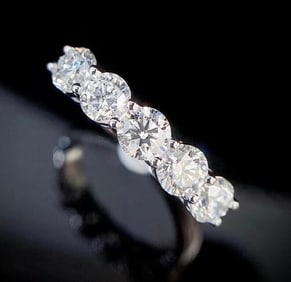 1.5cts Natural Diamond 18Kt Gold Ring
