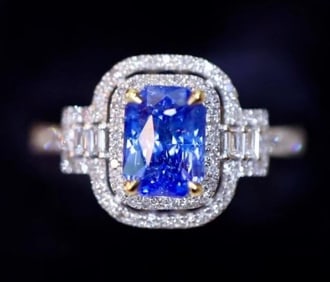 2ct Natural Sapphire 18Kt Gold Ring