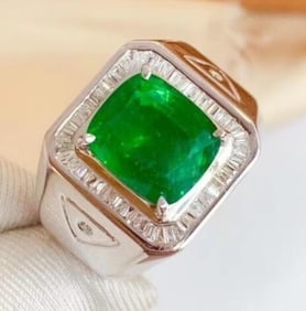 5ct Natural Emerald 18Kt Gold Ring