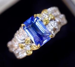 2ct Natural Sapphire 18Kt Gold Ring