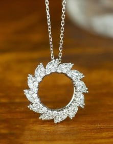 18Kt Gold Natural Diamond Pendant