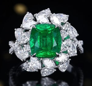 3.6ct Afghanistan Emerald 18Kt Gold Ring