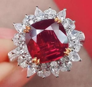 3.1ct Pigeon Blood Ruby 18Kt Gold Ring