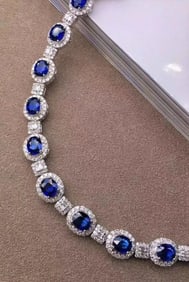 7.8ct Royal Blue Sapphire 18Kt Gold Bracelet