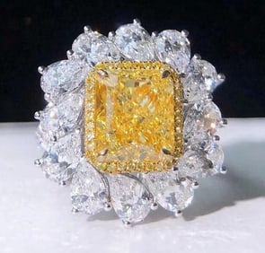 3ct Natural Yellow Diamond 18Kt Gold Ring