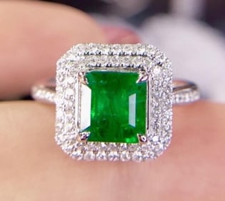 1.8ct Natural Emerald 18Kt Gold Ring