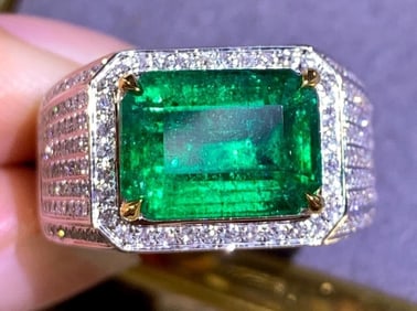 4.6ct Natural Emerald 18K Gold Ring