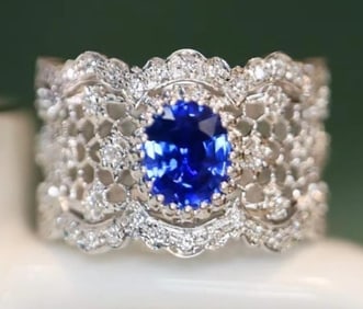 1.2ct Royal Blue Sapphire 18Kt Gold Ring