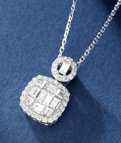 Natural Diamond 18Kt Gold Pendant