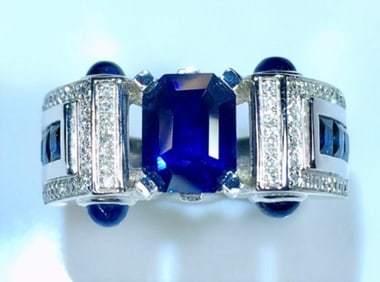 2.2ct Royal Blue Sapphire 18Kt Gold Ring