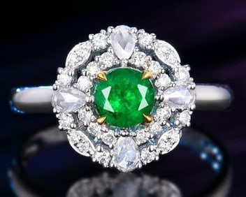 0.7ct Afghanistan Emerald 18Kt Gold Ring