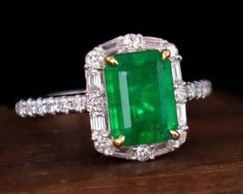 1.8ct Natural Emerald 18Kt Gold Ring