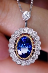 1.2ct Royal Blue Sapphire 18Kt Gold Necklace