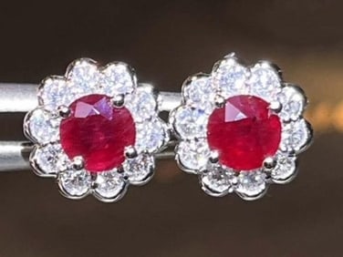 1cts Mozambique Ruby 18Kt Gold Earrings