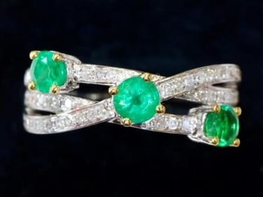 Natural Emerald 18Kt Gold Ring