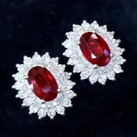 1cts Pigeon Blood Ruby 18Kt Gold Earrings