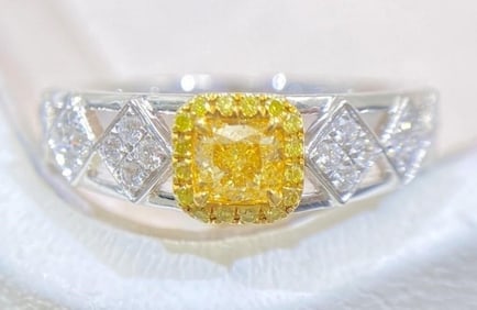 Natural Yellow Diamond 18Kt Gold Ring