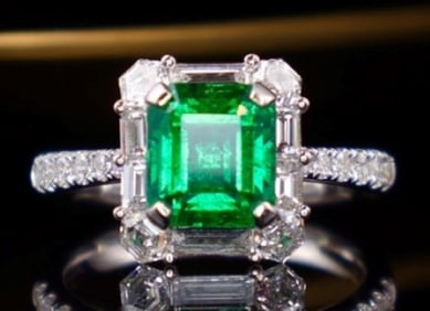 2ct Natural Emerald 18Kt Gold Ring