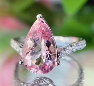 2.8ct Natural Morganite 18K Gold Ring