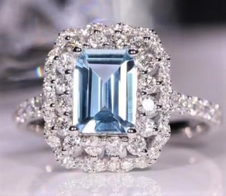 1.5ct Natural Aquamarine 18Kt Gold Ring