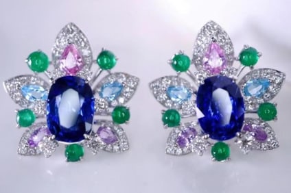 2.8cts Royal Blue Sapphire 18Kt Gold Earrings
