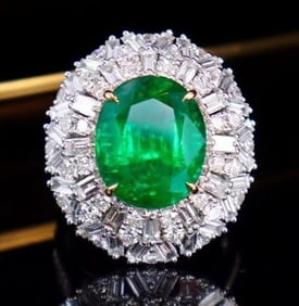 4.6ct Natural Emerald 18Kt Gold Ring