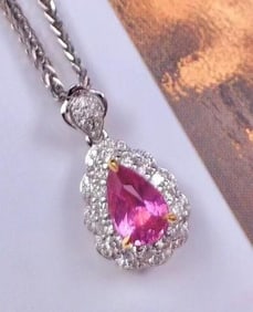 1ct Natural Sapphire 18Kt Gold Pendant