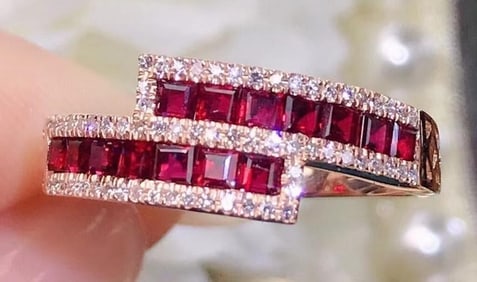 1.4cts Pigeon Blood Ruby 18Kt Gold Ring