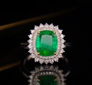 3ct Zambian Emerald 18Kt Gold Ring