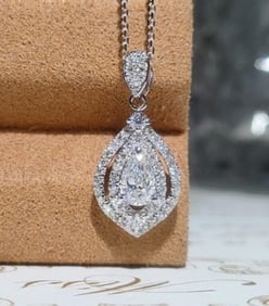 Natural Diamond 18Kt Gold Pendant