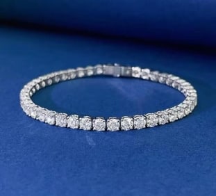 8.3cts Natural Diamond 18Kt Gold Bracelet