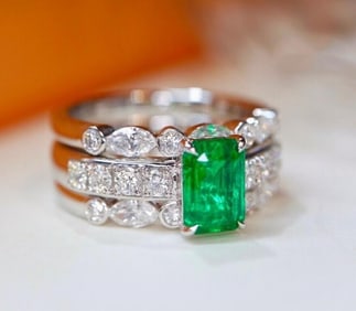 1.2ct Natural Emerald 18Kt Gold Ring