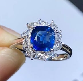 1.8ct Natural Sapphire 18Kt Gold Ring