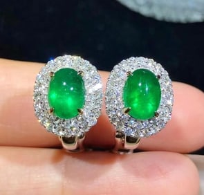 2.08cts Natural Emerald 18Kt Gold Earrings