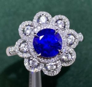 1.5ct Royal Blue Sapphire 18K Gold Ring