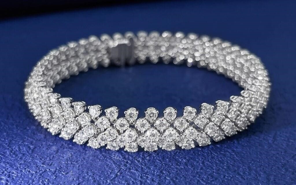 11.6ct Natural Diamond 18Kt Gold Bracelet (1 of 3)