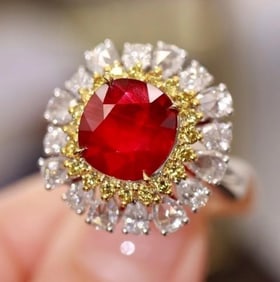 3ct Pigeon Blood Ruby 18Kt Gold Ring