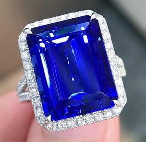 14.6ct Natural Tanzanite 18K Gold Ring