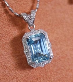 3ct Santa Maria Aquamarine 18Kt Gold Pendant