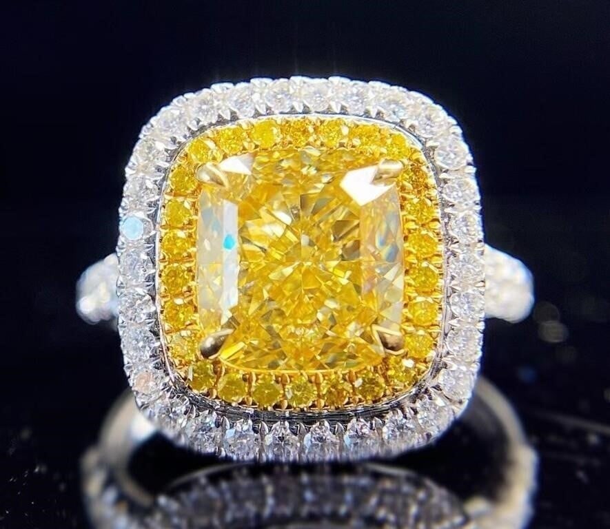 3ct Natural Yellow Diamond 18K Gold Ring: 18K gold luxury inlaid natural South African high quality diamonds, main stone: 3ct yellow diamond. Cushion-shaped yellow diamond adopts excellent cutting technology to maximize the natural rich