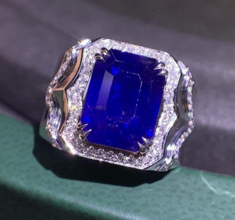6.5ct Sri Lankan Sapphire 18K Gold Ring: Crafted from solid 18K-gold, 18K-gold luxury inlaid with 6.5ct Sri Lankan natural sapphire and natural South African diamonds, bright color, clean-crystal, gorgeous design and attractive style,