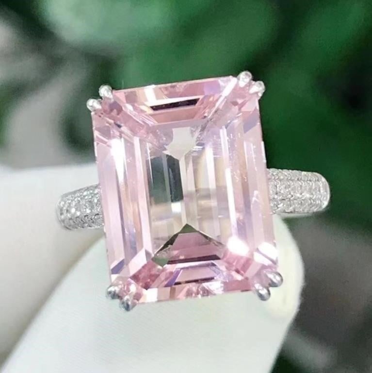 5.8ct Natural Morganite 18K Gold Ring: 18K gold inlaid with 5.8ct natural morganite and natural diamonds, bright colors, clean-crystals and good clarity. Shape: Octagonal-shaped. Cut: Excellent. Internationally certified natural Morganite,