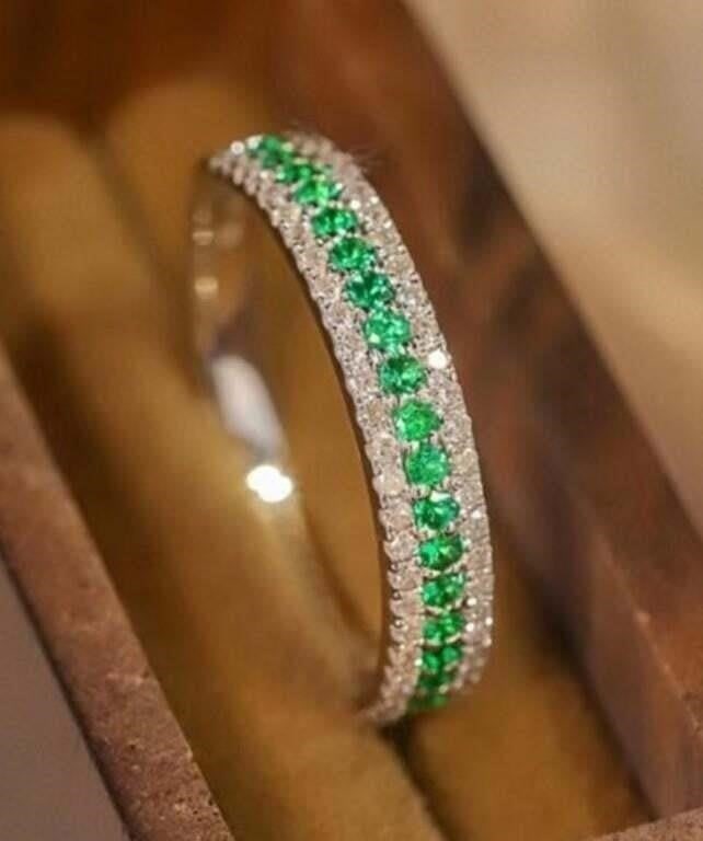 Natural Emerald 18K Gold Ring: 18K gold set with 0.3cts natural emeralds and 0.4cts natural diamonds, this one is stunning in terms of color and brightness, superb texture. Internationally certified natural Emerald, comes with Inte